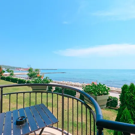 Blue Marine Apartment, Complex Carpe Diem Balchik, Free Parking شقة *