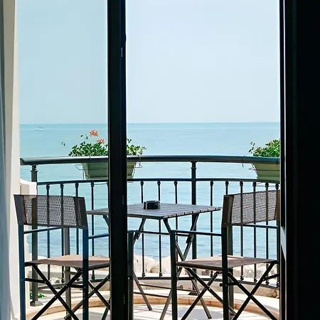 Blue Marine Apartment, Complex Carpe Diem Balchik, Free Parking شقة بالشيك